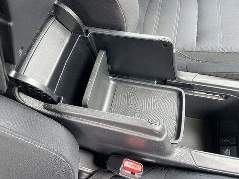 Used 2019 Honda CR-V LX image 29