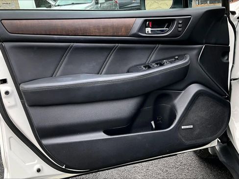 Used 2018 Subaru Outback 3.6R Limited image 21