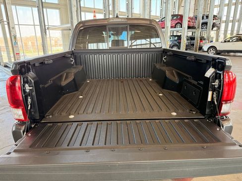 Used 2023 Toyota Tacoma SR AWD/4WD image 16