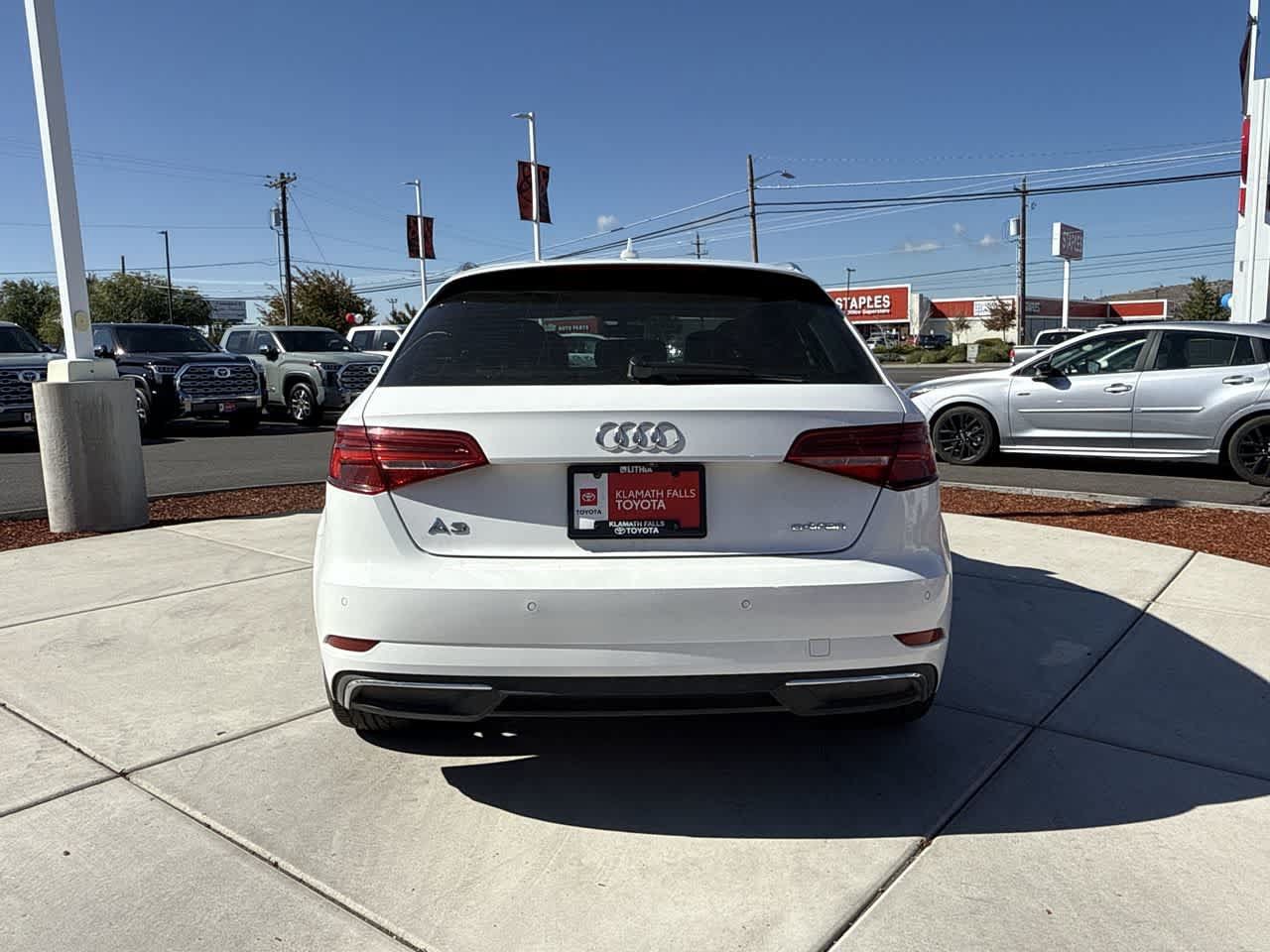 Used 2018 Audi A3 e-tron Premium Plus w/ Premium Plus Package FWD image 4