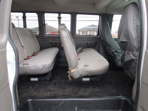 Used 2019 Chevrolet Express 3500 LT w/ LT Preferred Equipment Group image 12