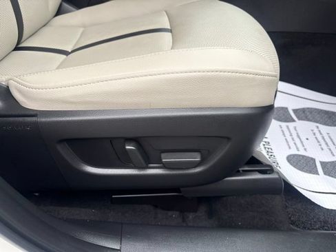 Used 2025 MAZDA CX-90 Plug-In Hybrid w/ Preferred AWD/4WD image 18