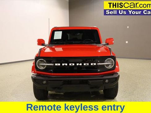 Used 2023 Ford Bronco Outer Banks image 2