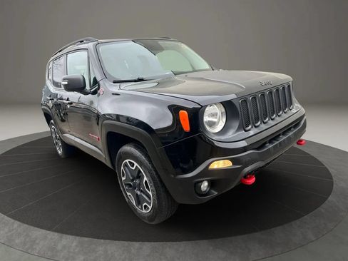 Used 2017 Jeep Renegade Trailhawk AWD/4WD image 3