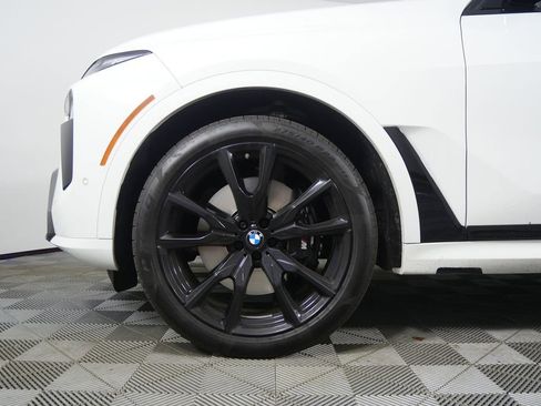 Certified 2025 BMW X7 M60i image 7