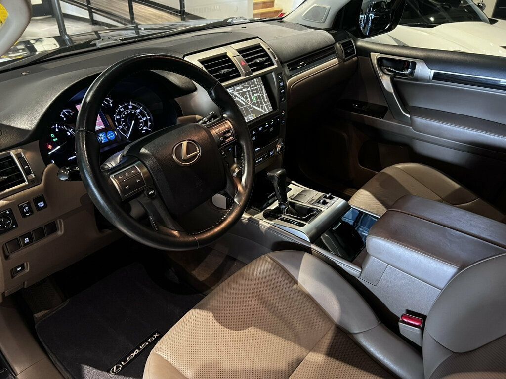 Used 2019 Lexus GX 460 w/ Navigation Package AWD/4WD image 13