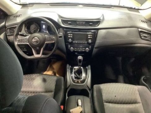 Used 2017 Nissan Rogue SV AWD/4WD image 4