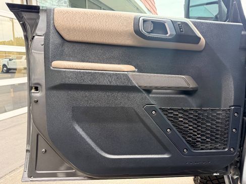 Used 2023 Ford Bronco Wildtrak AWD/4WD image 16