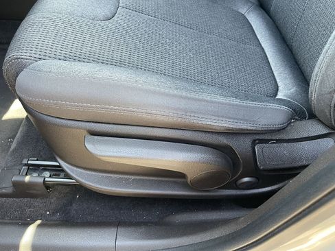 Used 2020 Hyundai Santa Fe SE w/ Cargo Package FWD image 13