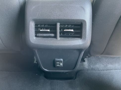 Used 2020 Chevrolet Equinox LS FWD image 16