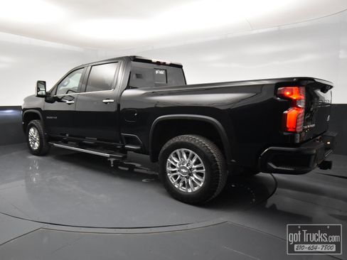 Used 2020 Chevrolet Silverado 2500 High Country w/ Z71 Off-Road Package image 4