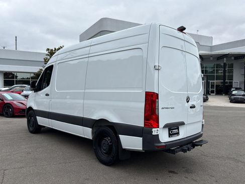 Used 2023 Mercedes-Benz Sprinter 2500 image 3