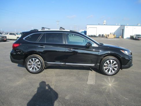 Used 2019 Subaru Outback 2.5i Touring w/ Popular Package #3A image 2
