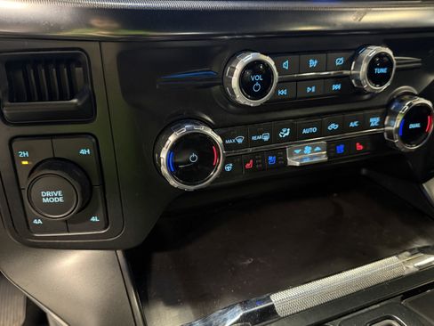 Used 2024 Ford F150 Lariat AWD/4WD image 13
