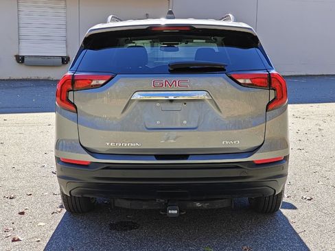 Used 2018 GMC Terrain SLE w/ Driver Convenience Package image 4