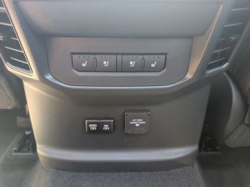 Used 2024 Toyota Tundra Platinum AWD/4WD image 16