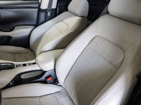 Certified 2025 Honda HR-V LX image 27