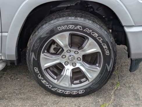 Used 2022 RAM 1500 Laramie AWD/4WD image 11