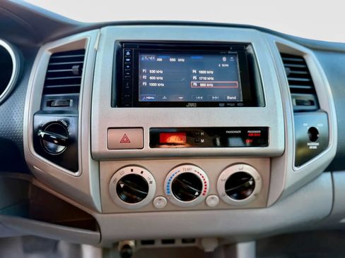 Used 2010 Toyota Tacoma 4x4 Access Cab V6 image 20