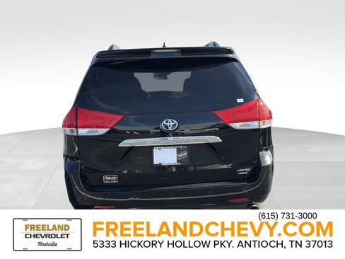 Used 2013 Toyota Sienna Limited image 4