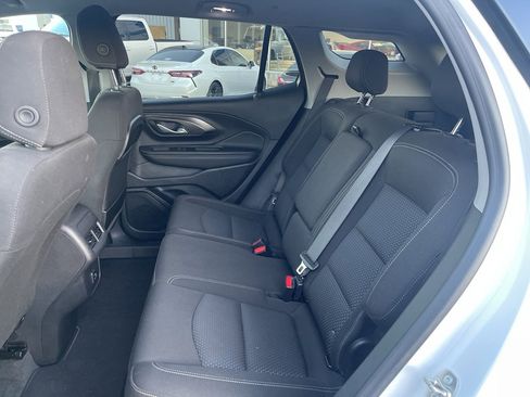 Used 2024 GMC Terrain SLE image 5
