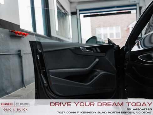 Used 2022 Audi S5 Premium image 10