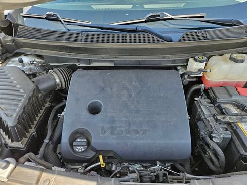 Used 2021 Chevrolet Traverse LT FWD image 22