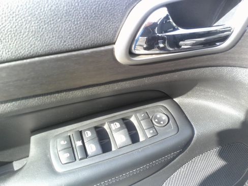 Used 2017 Jeep Grand Cherokee Altitude image 17