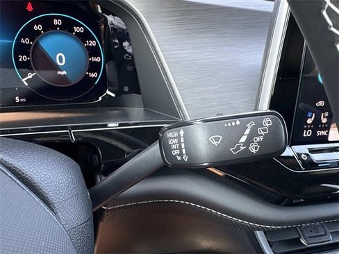 New 2026 Volkswagen Atlas Cross Sport SE image 25