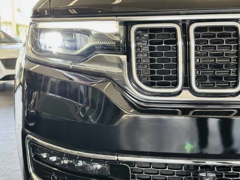 Used 2025 Jeep Wagoneer Series II AWD/4WD image 19