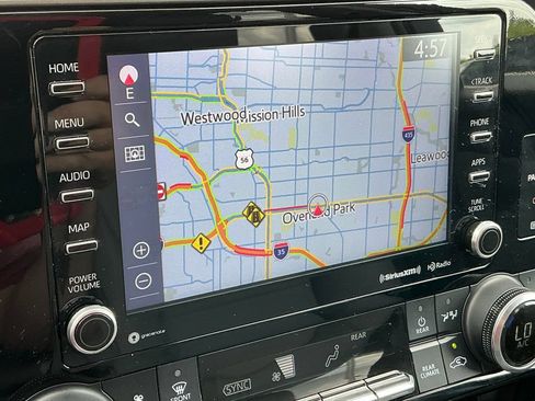 Used 2022 Toyota Highlander XLE AWD/4WD image 25
