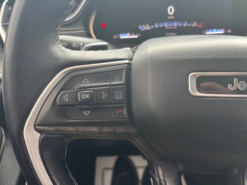 Used 2022 Jeep Grand Cherokee L Limited image 17