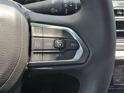 Used 2025 Jeep Compass Limited AWD/4WD image 21