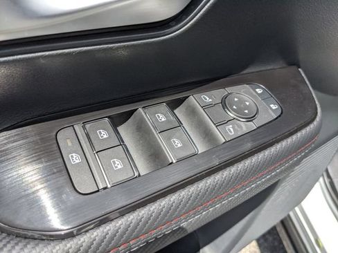 Certified 2025 Nissan Kicks SR FWD image 26