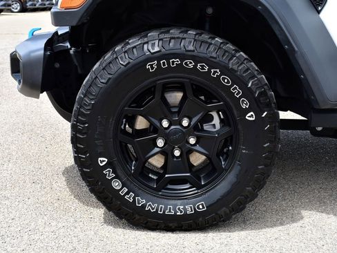 Used 2023 Jeep Wrangler Unlimited w/ Cold Weather Group AWD/4WD image 6