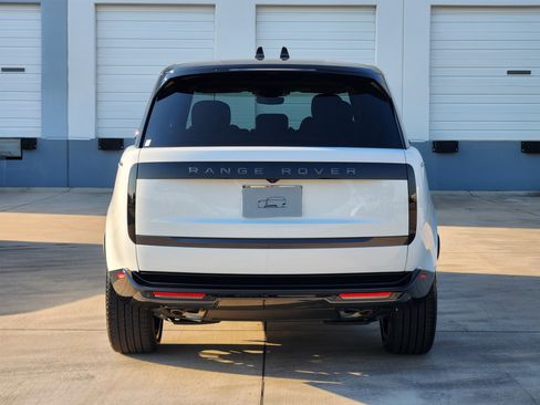 New 2025 Land Rover Range Rover Long Wheelbase SE image 6