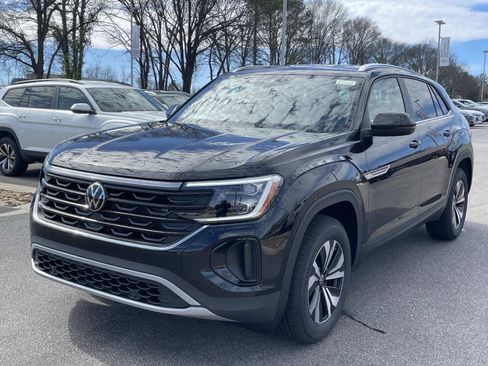 New 2026 Volkswagen Atlas Cross Sport SE FWD image 3