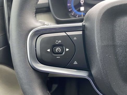 Used 2023 Volvo XC40 B5 Ultimate w/ Protection Package Premier image 20