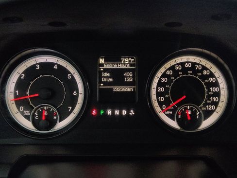 Used 2017 RAM 1500 Classic SLT RWD image 23