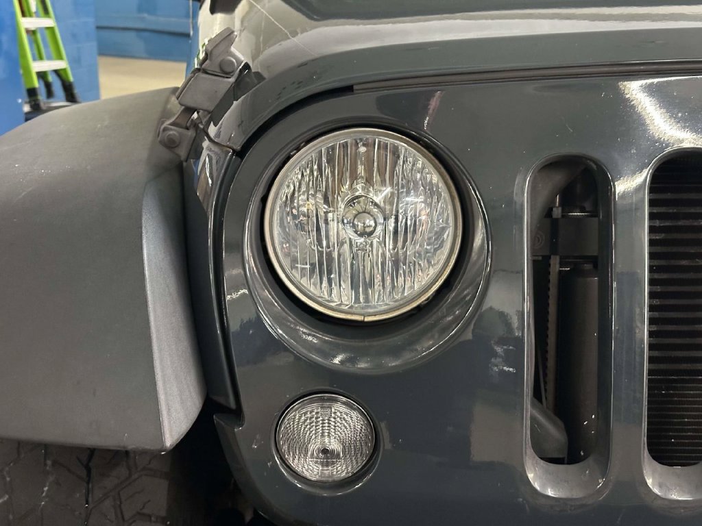 Used 2018 Jeep Wrangler Unlimited Sport S AWD/4WD image 10