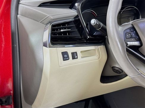 Used 2022 Cadillac XT6 Premium Luxury image 8