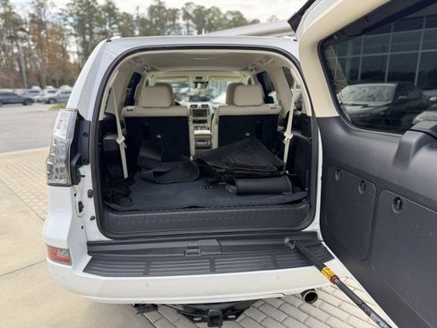 Used 2021 Lexus GX 460 Premium image 17