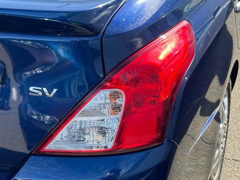 Used 2018 Nissan Versa SV FWD image 18