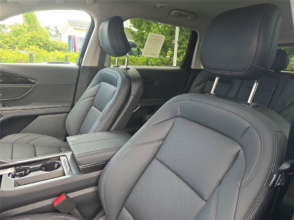 New 2026 Lincoln Nautilus Premier AWD/4WD image 17