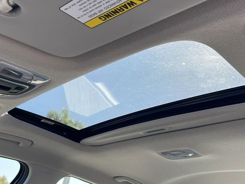 New 2025 Hyundai Elantra Limited image 27