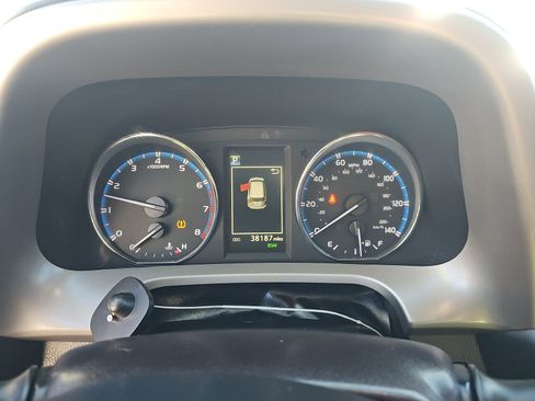 Used 2018 Toyota RAV4 Limited w/ Advanced Technology Package image 13