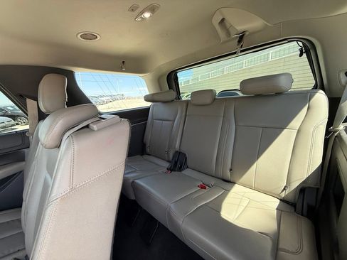 Used 2019 Ford Expedition XLT w/ Equipment Group 202A AWD/4WD image 21