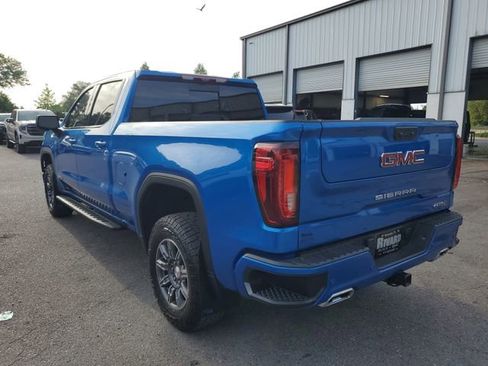 Used 2024 GMC Sierra 1500 AT4 w/ Technology Package AWD/4WD image 3