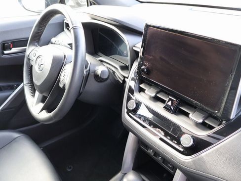 Used 2023 Toyota Corolla Cross AWD Hybrid image 9