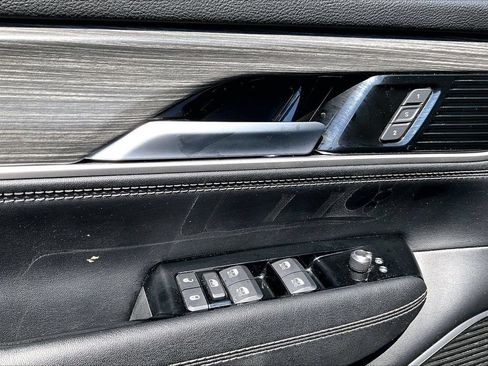 Certified 2024 Jeep Wagoneer L Series II w/ Flexible Seating Group AWD/4WD image 25